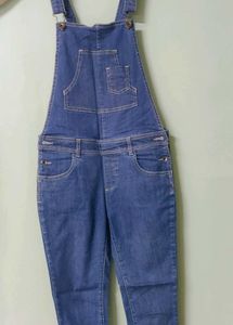 Benetton Denim Capris with Gallies. ✨