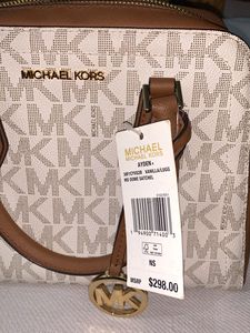 Michael Kors Vanilla &amp; Acorn Marilyn Logo Med Satc