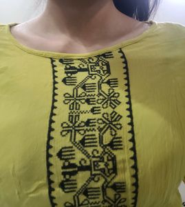 109 F Cold Shoulder Top