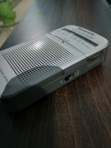 pocket radio with FM and AM band