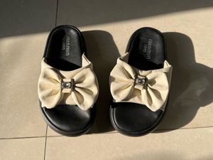 Cute Bow Slides
