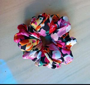 Offer 🥳🥳🥳 Beautiful Scrunchies❤️❤️