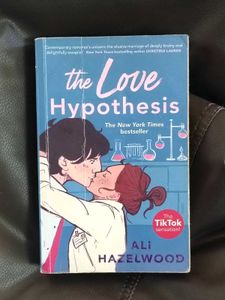 The Love Hypothesis by Ali Hazelwood