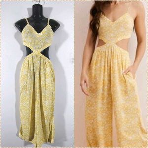 Price low- (Cute & Hote Jumpsuit🐱)