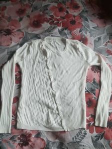 &#34;White Cutout Long Sleeve Crop Top Round Neck&#34;