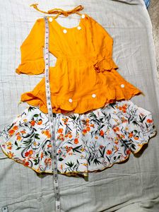 Girls' Yellow & Floral Two-Piece Set
