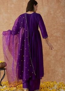 WOMEN EMBROIDEREY VICHITRA SILK KURTA SET