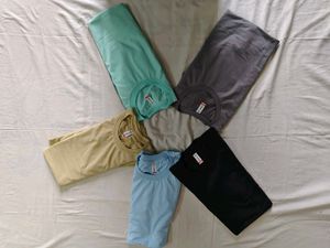 T-shirt set of 5  Size xxl/Xl plain half sleeves