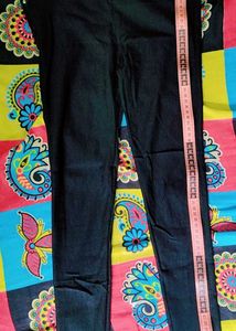 Ye Jeans Or Jaggings mere Size Ke Nahi Hai