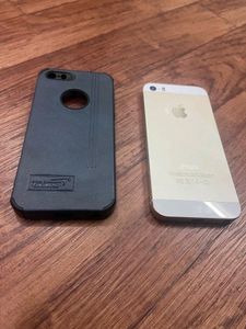 iPhone 5s 16gb Gold In Good Condition With Cover