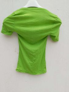 Trendy Ribbed Top.