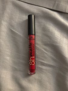 Essence 8h Matte Lipstick