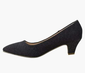 Flat n Heels Womens Black Pumps