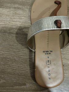 Footin Flip-Flops - Size 6