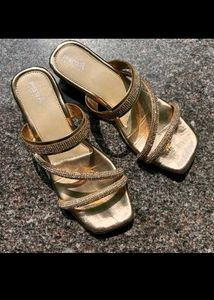 Fera Heels