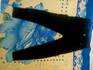 Black Skinny Jeans