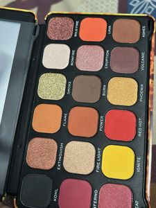Makeup Revolution Flawless Fire Palette