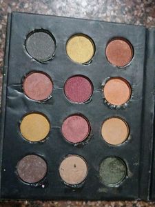 Huda Beauty 3D Eyeshadow Palette