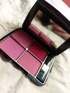 Eyeshadow & Blusher
