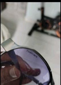 2 Gogs One Is Fastrack, Other Iddee