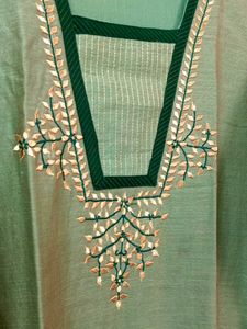 Kurta With Golden Embroidery Neckline