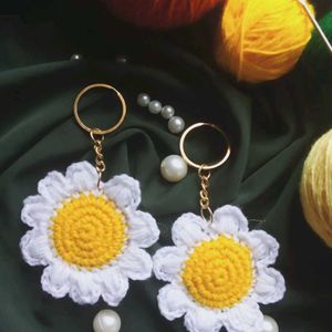 Daisy Flower Keychain