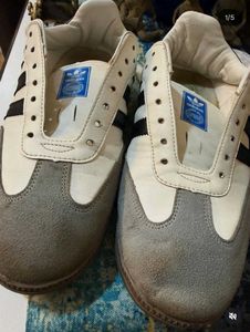 Adidas Sneakers