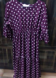 Gown It Is A Stretchable ,All Size Person Can Use