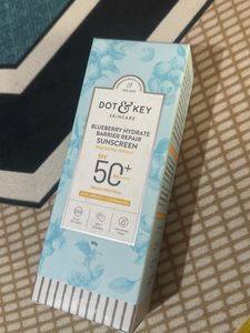 Dot&amp;key Blueberry Hydrate Barrier Repair Sunscreen