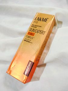 Lakme Sun Expert 1% Nia-C Sunscreen