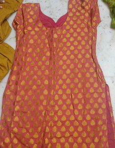 Pink &amp; Gold Indian Kurti Set