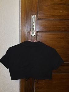 H&amp;M Tie Crop Top