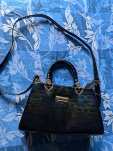 BLACK HANDBAG