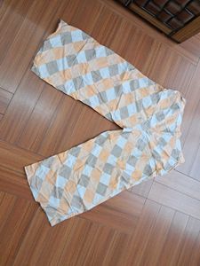 43) Patterned Wide Leg Pants