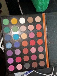 Colour Studio Eyeshadow Palette 35 Color Included