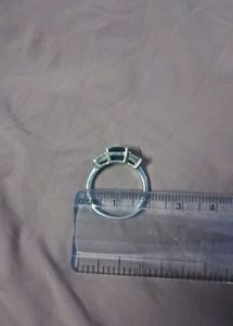 EMERALD RING (IMITATION JEWELLERY)