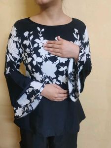 New Top Black