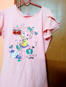 Cute Girl&#39;s Top