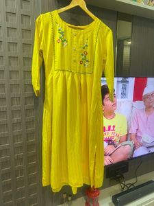 yellow kurta for women