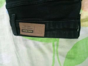 black jeans - it&#39;s brand new with a ripped style