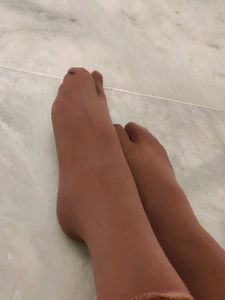 Used coralish beige Tabi Socks