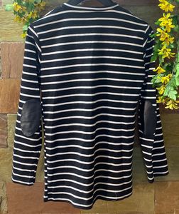 ☁️Korean Striped T-shirt🖤