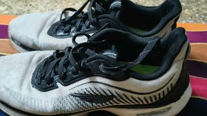 Red Tape Running Shoes