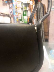 Black Leather Sider Beg