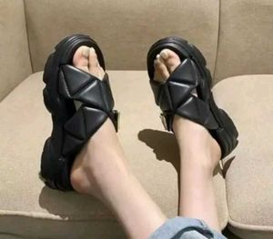 Women's Filpflops & slippers