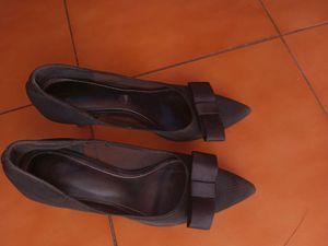 Black Bow Heel
