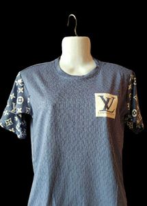 Stylish Blue &#39;Paris-Tokyo&#39; Graphic T-Shirt
