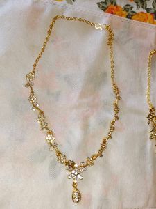 Gold Floral Rhinestone Necklace