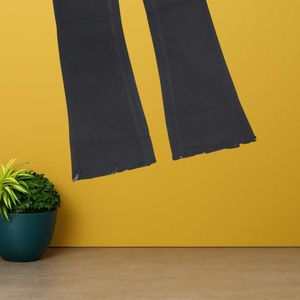 women black bootcut jeans size 24 (O-63)