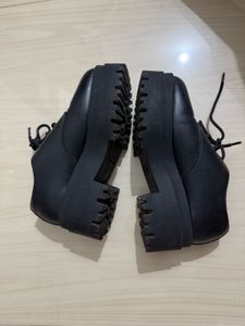 Black Shoe